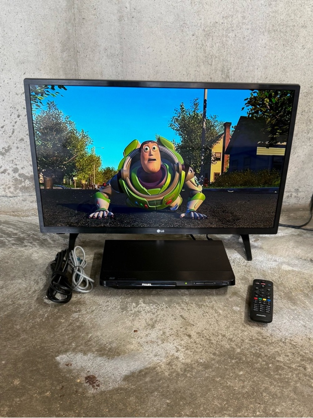 Philips Blu Ray DVD Player BDP2285 F7 w Remote HDMI Tested